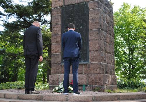 Gedenken am Ehrenmal am Trinitatisfriedhof Gedenken am Ehrenmal am Trinitatisfriedhof