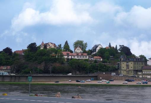 Parkplatz an der Elbe