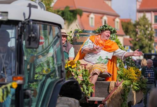 Bacchus grüßt zum Weinfest