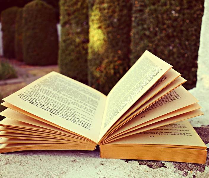 book 1616087 1280